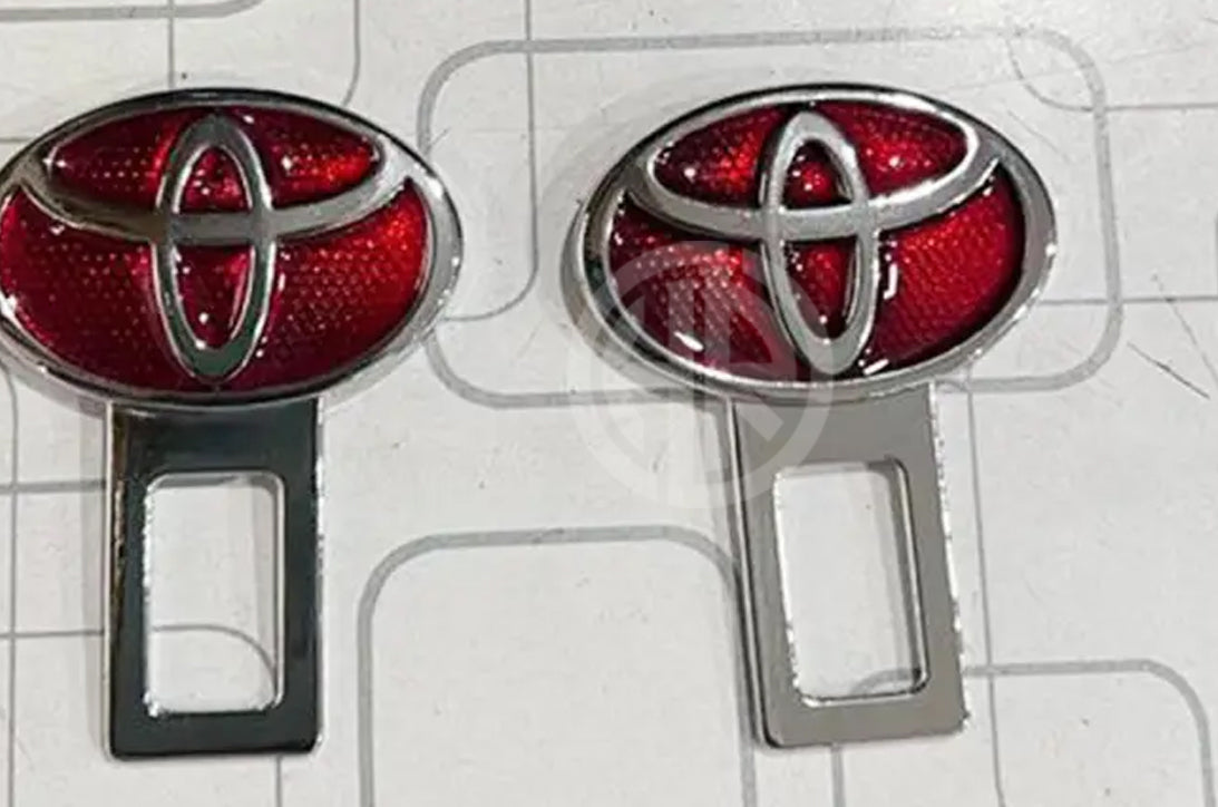 Seat Belt Clip for Toyota (Red/Silver Metal)